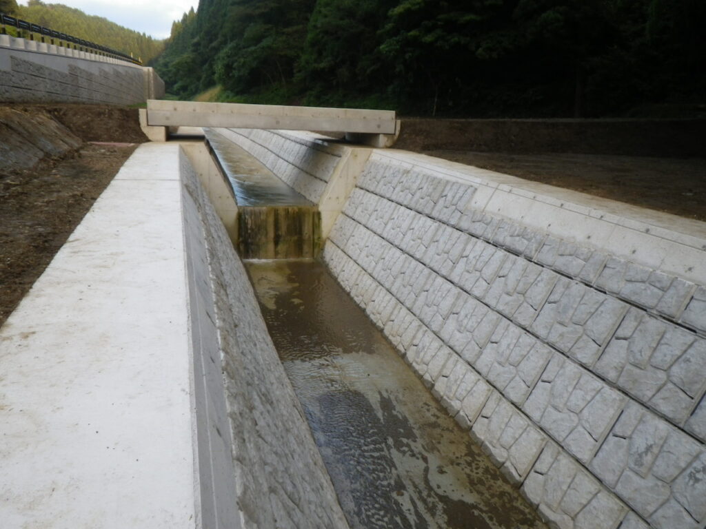 能登　寺西建設　河川改修工事