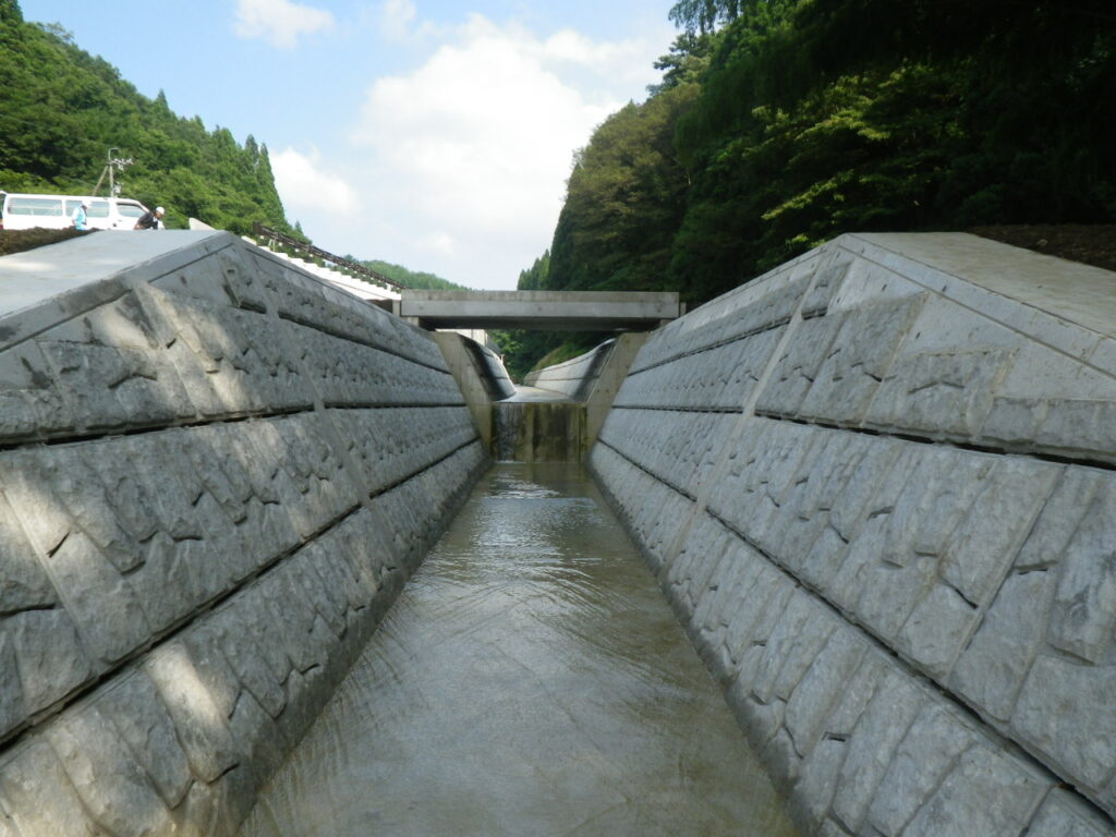 能登　寺西建設　河川改修工事