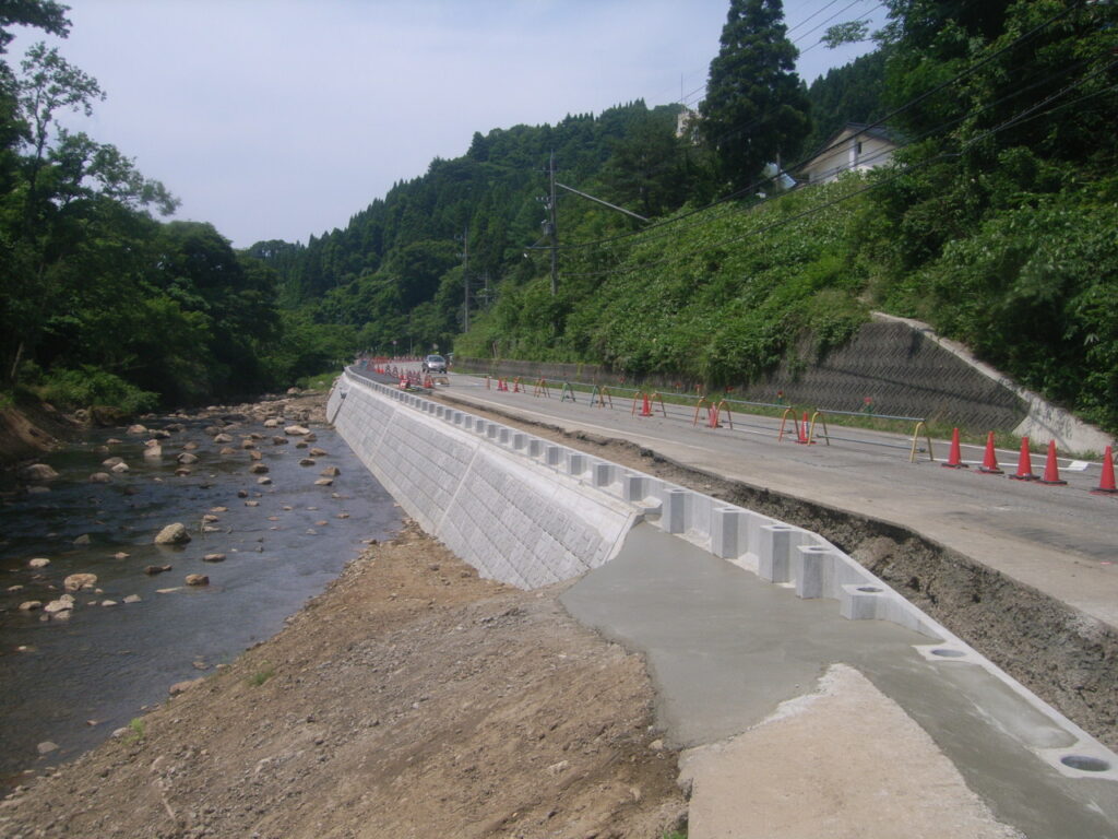 能登　寺西建設　河川改修工事